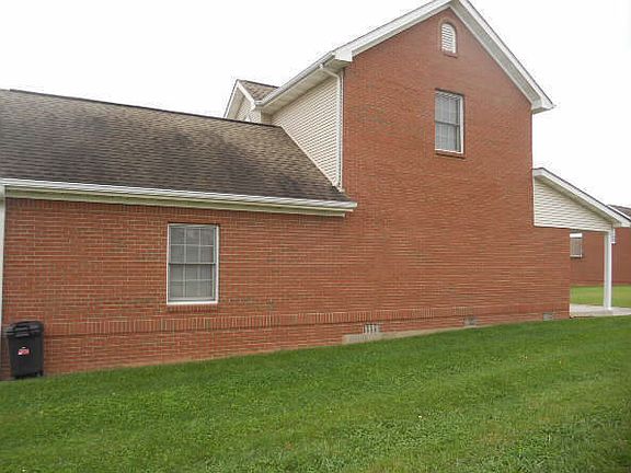 Side of townhouse - end unit