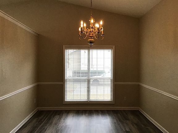 4th image of 3500 Tiffany Dr SE
