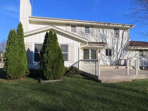 3rd image of 1130 Emerson Dr