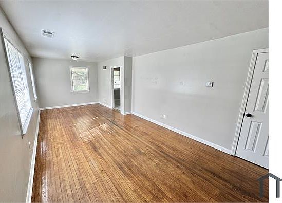 2nd image of 3176 Beauchamp Dr