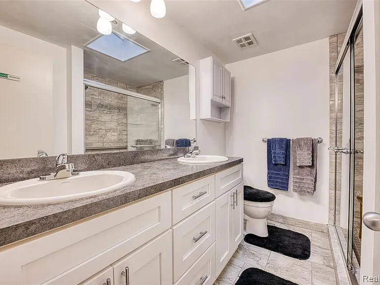 30650 Glenwood Cir — Photo 10