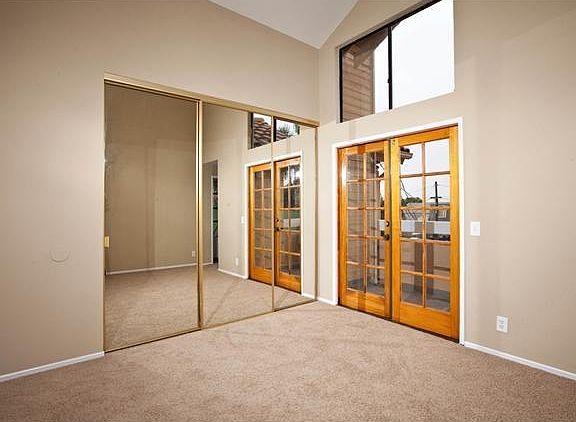 4th image of 2040 Diamond St