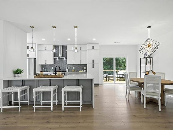 3rd image of 2048 Sugar Pike Rd