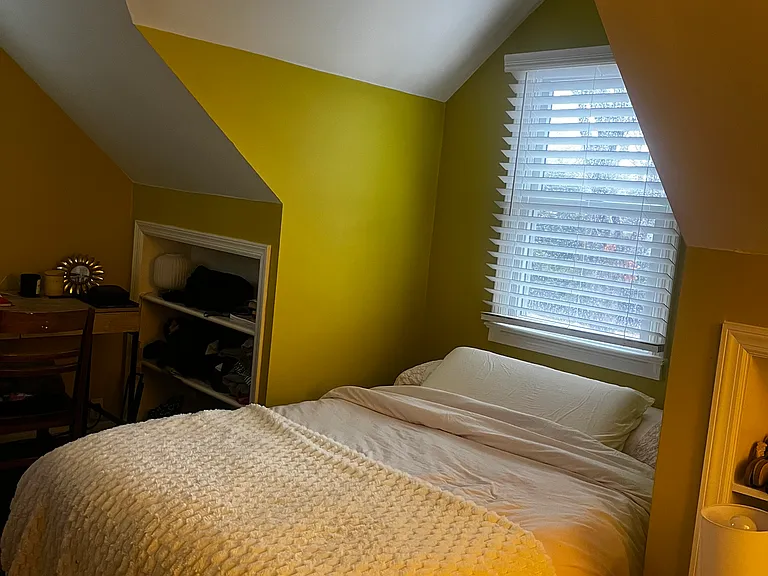 2nd floor Bedroom -Full