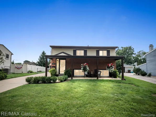 23415 W Ditner Dr, Rockwood, MI 48173