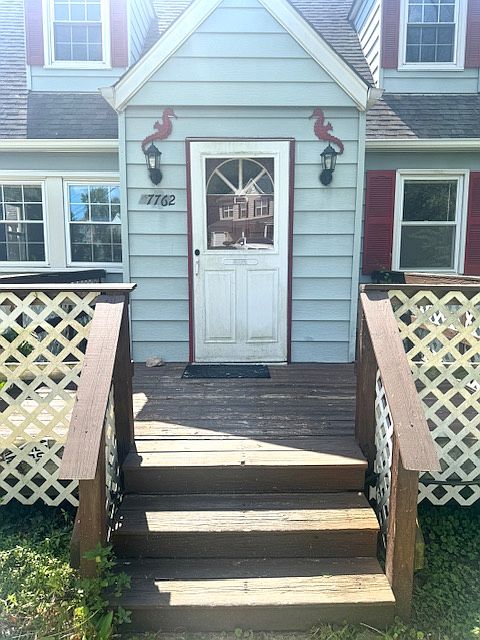 APARTMENT ENTRANCE