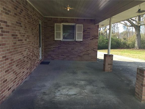 3rd image of 3685 Loganville Hwy