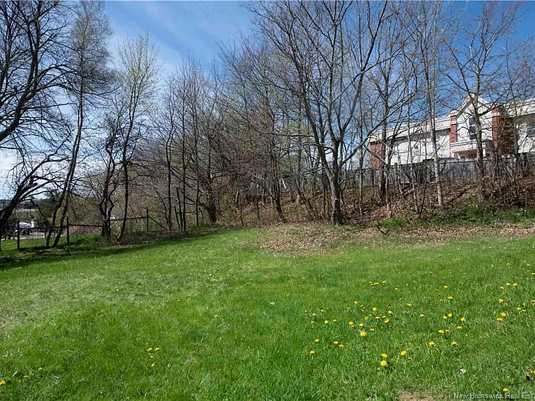 15 Allison Ave — Photo 34