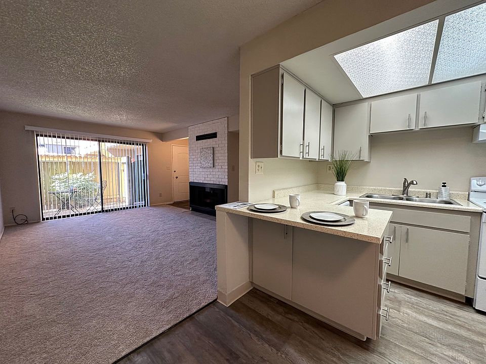 1st image of 2490-2498 Northrop Ave #2494-B