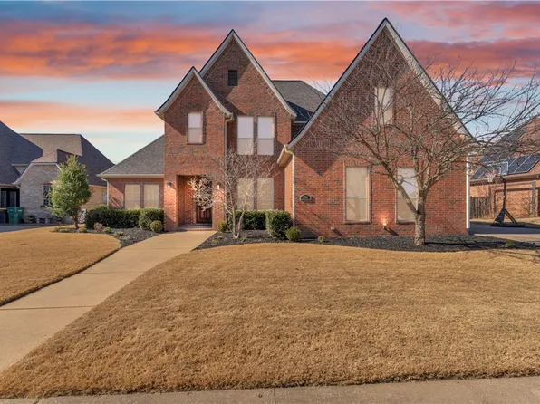 2314 S The Peaks Blvd, Rogers, AR 72758