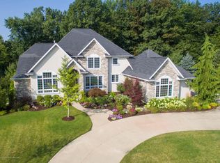 6231 Pine Hollow Dr, East Lansing, MI 48823
