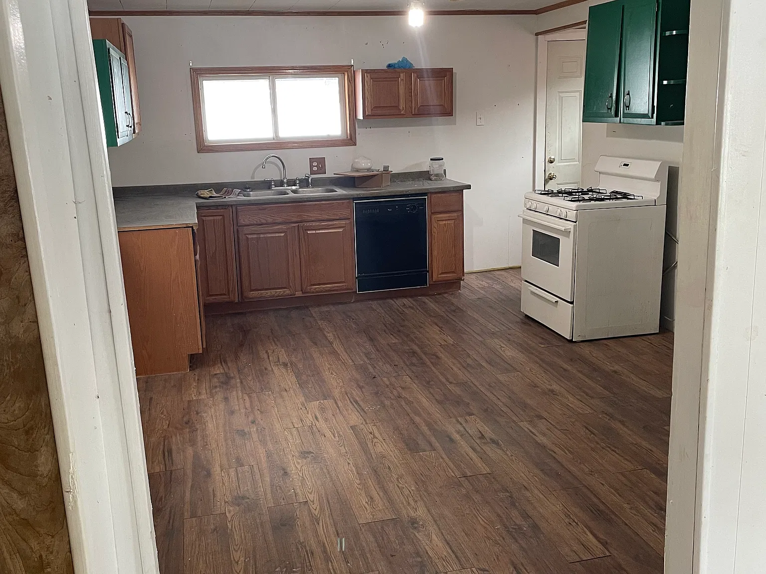 2 bed, 1000 sqft, $700 — Photo 2