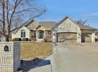 3307 Woodside Dr, Newton, KS 67117