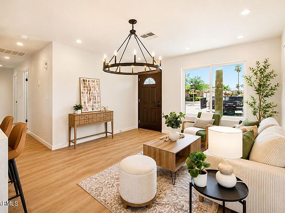 5th image of 619 N SUN MEADOWS Avenue