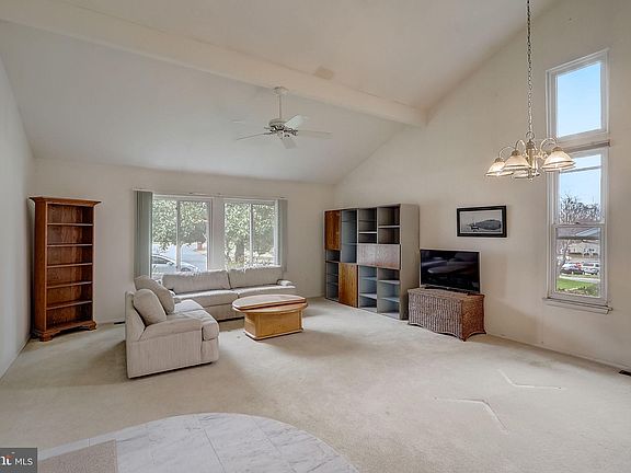 5th image of 6129 Capella Ave