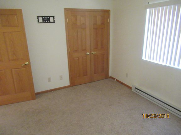 5th image of 2418 Hillcrest Dr