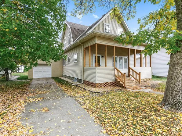 410 4th St NE, Little Falls, MN 56345