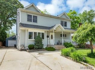 73 Northridge Ave, Merrick, NY 11566