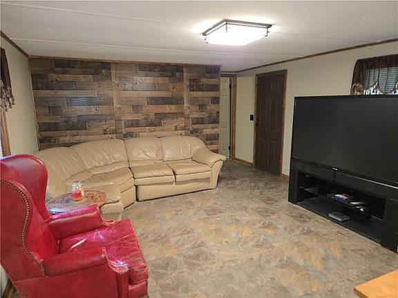 5th image of 238 Forest Ln