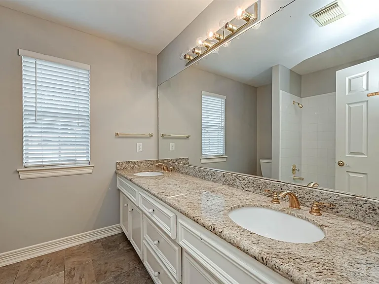 4502 Devonshire St — Photo 26