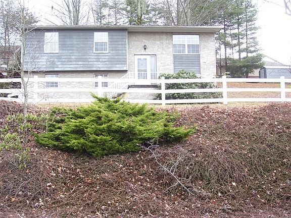2nd image of 217 Orchard Wood Dr