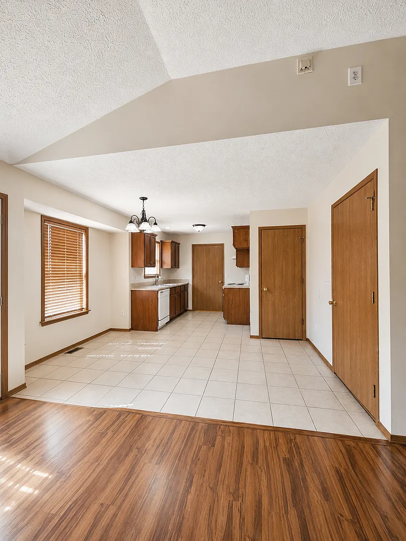 3 Bedroom | 2 Bath | 2 Car Garage | Nixa Schools | Pets Welcomed | HUGE Backyard! — Photo 4