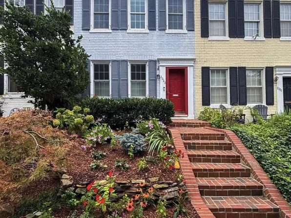2023 37th St NW, Washington, DC 20007