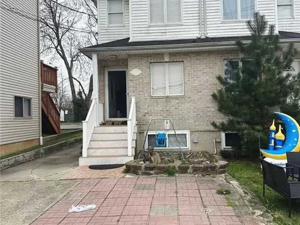 3360 Victory Blvd, Staten Island, NY 10314