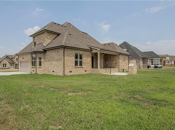 4th image of 1219 Lewis Downs Dr