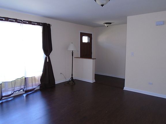 3rd image of 8838 Robin Dr APT F