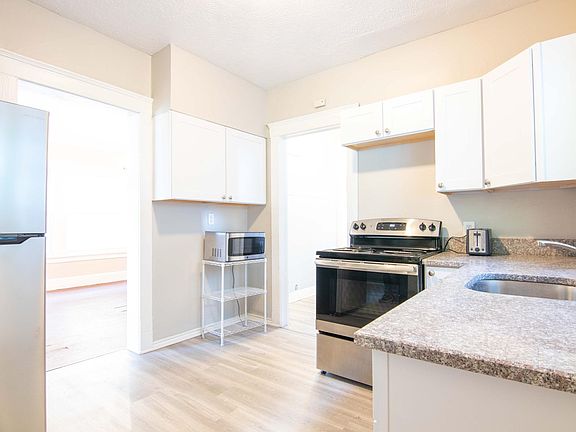 2nd image of 10621 Ashbury Ave