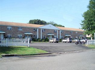 62 Lindstrom Rd #62, Stamford, CT 06902