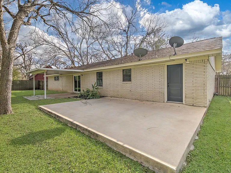 416 Southern Oaks Dr — Photo 10