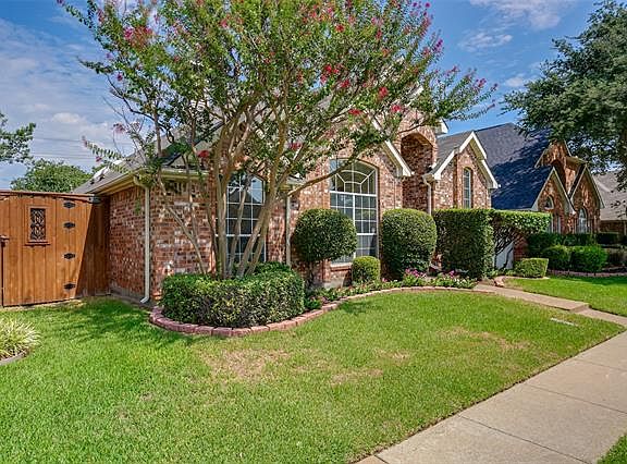 3rd image of 2707 Orchid Dr