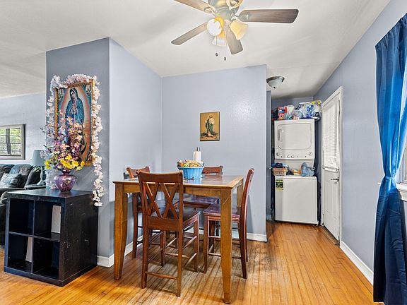 4th image of 301 W Ridgewood Dr