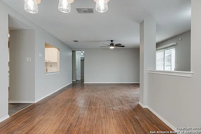 16522 Alwick Ln — Photo 10