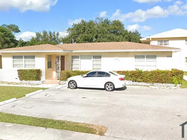 2525 Pierce St, Hollywood, FL