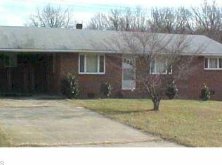 105 Hilltop Dr, Thomasville, NC 27360