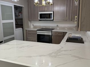 122 Samarra Estates Dr APT D, Fenton, MO 63026