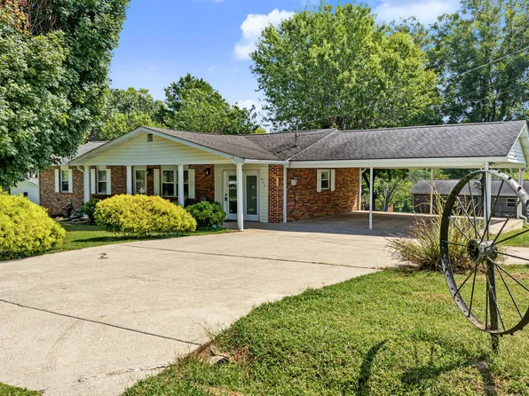 915 Panorama Dr, Maryville, TN 37801