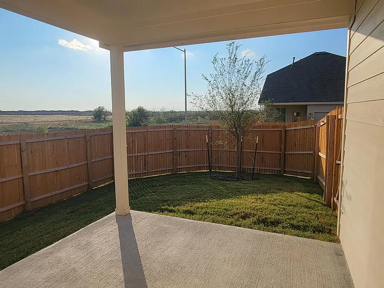 9901 Diamondhead Dr — Photo 3