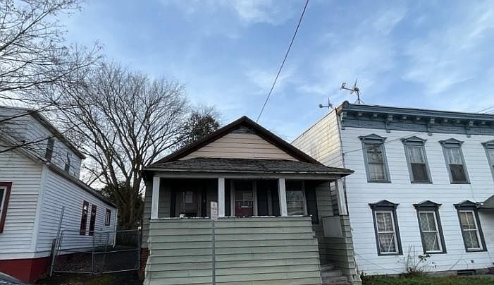 1st image of 4 Division St
