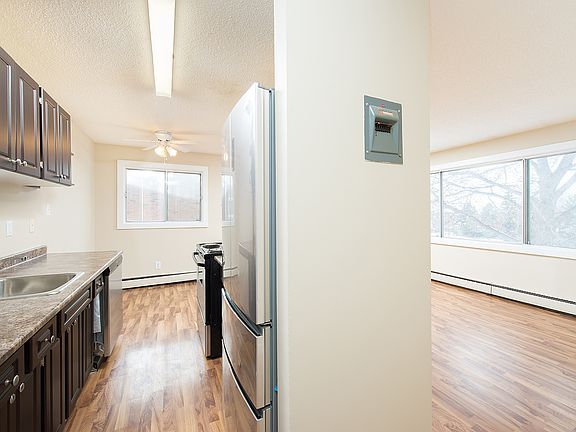 4th image of 16 Fir St