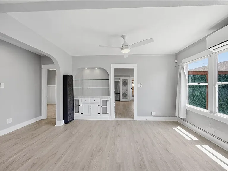 744 Flower Ave — Photo 42