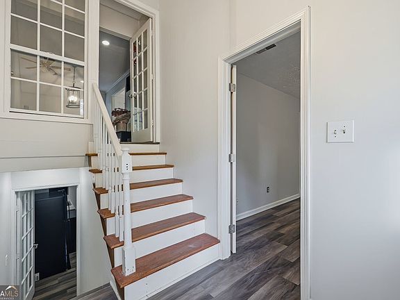 3rd image of 2616 Selman Dr