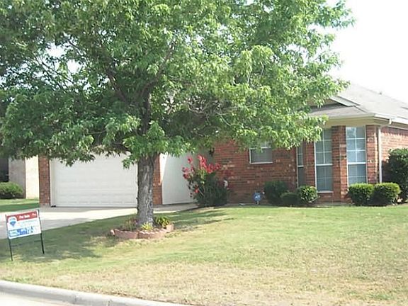 3rd image of 4012 Cypress Gardens Dr