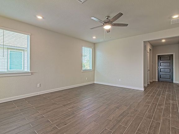 5th image of 215 Bethany Creek Dr