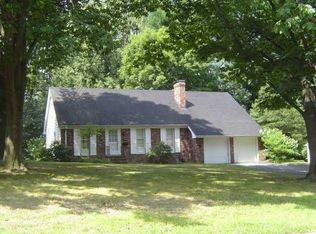 7446 Hollycroft Ln, Mentor, OH 44060
