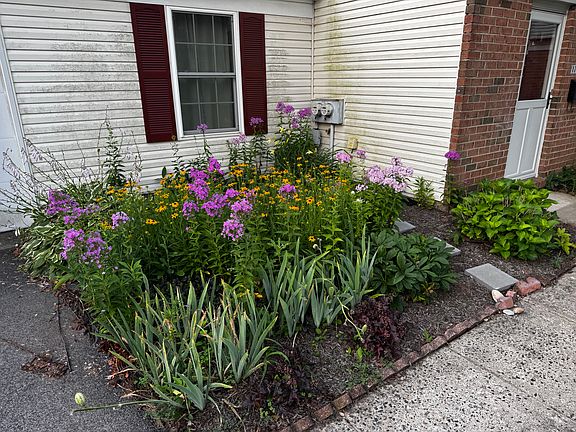 2nd image of 1715 Crowther Ct