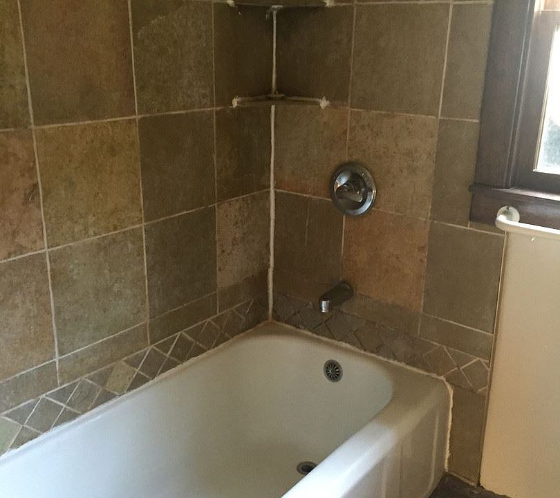 2nd image of 2730 Benvenue Ave #A